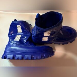 UGG CLASSIC BRELLAH MINI
REGAL BLUE WOMEN'S SIZE US 8